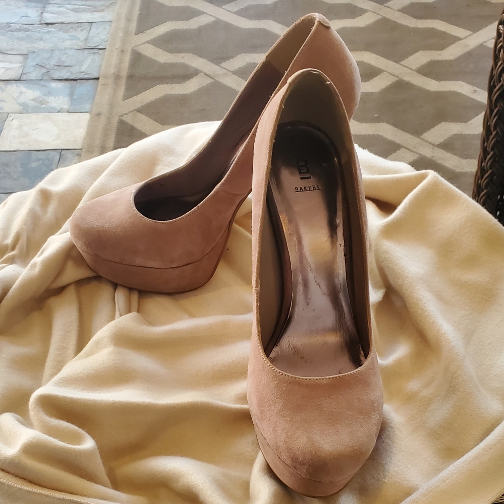 Tan 8 1/2 Bakers Heels